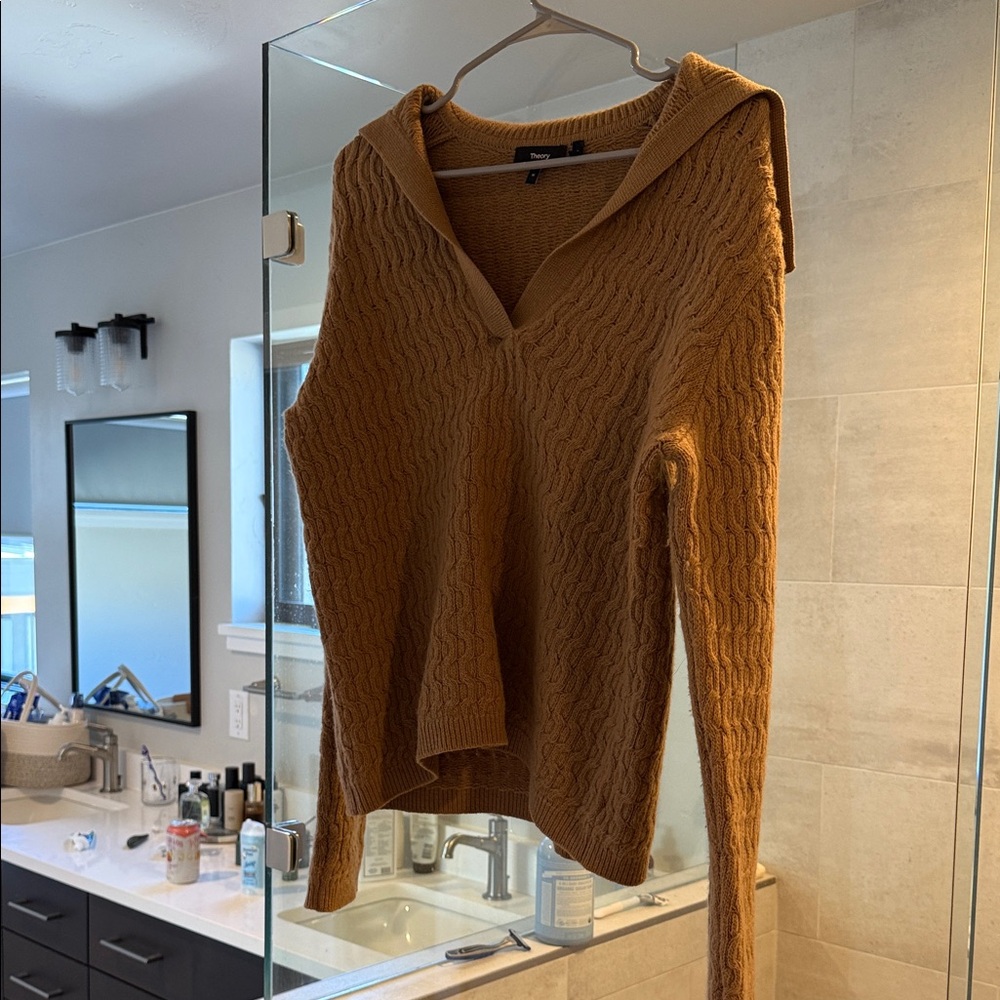 Theory V-Neck Cable Knit Sweater in Tan size medium